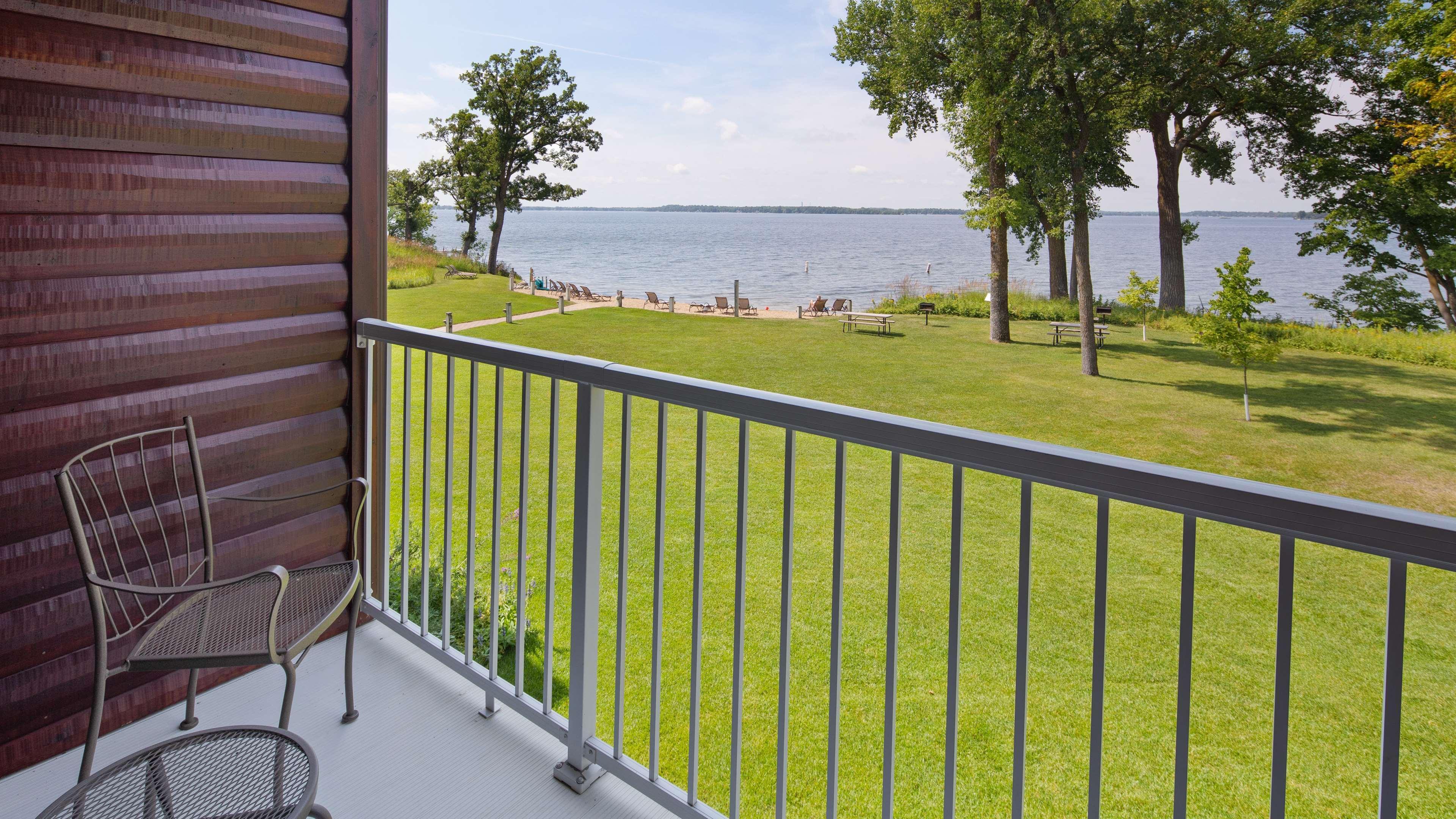 דטרוייט לייקס Best Western Premier The Lodge On Lake Detroit מראה חיצוני תמונה