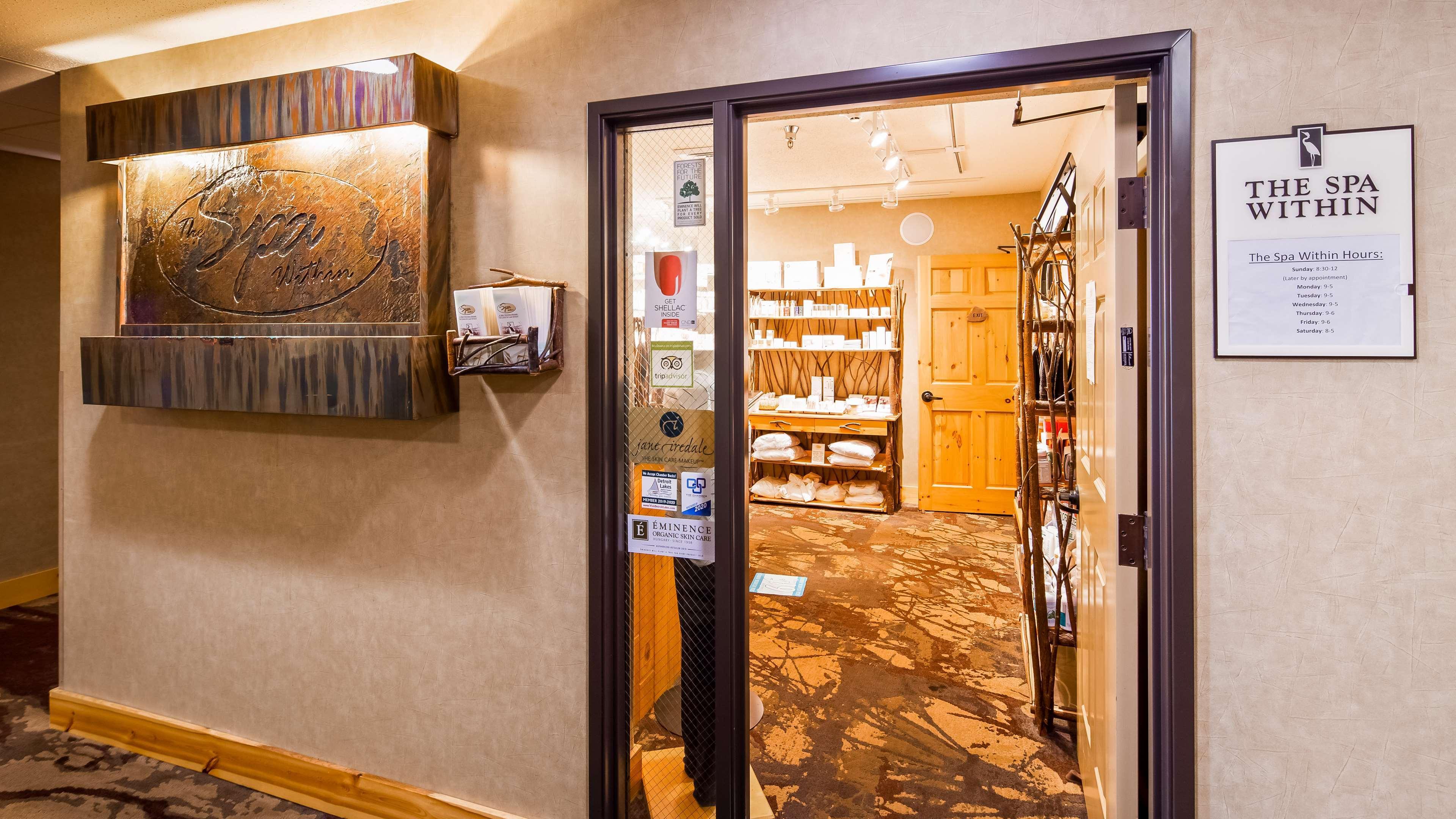 דטרוייט לייקס Best Western Premier The Lodge On Lake Detroit מראה חיצוני תמונה