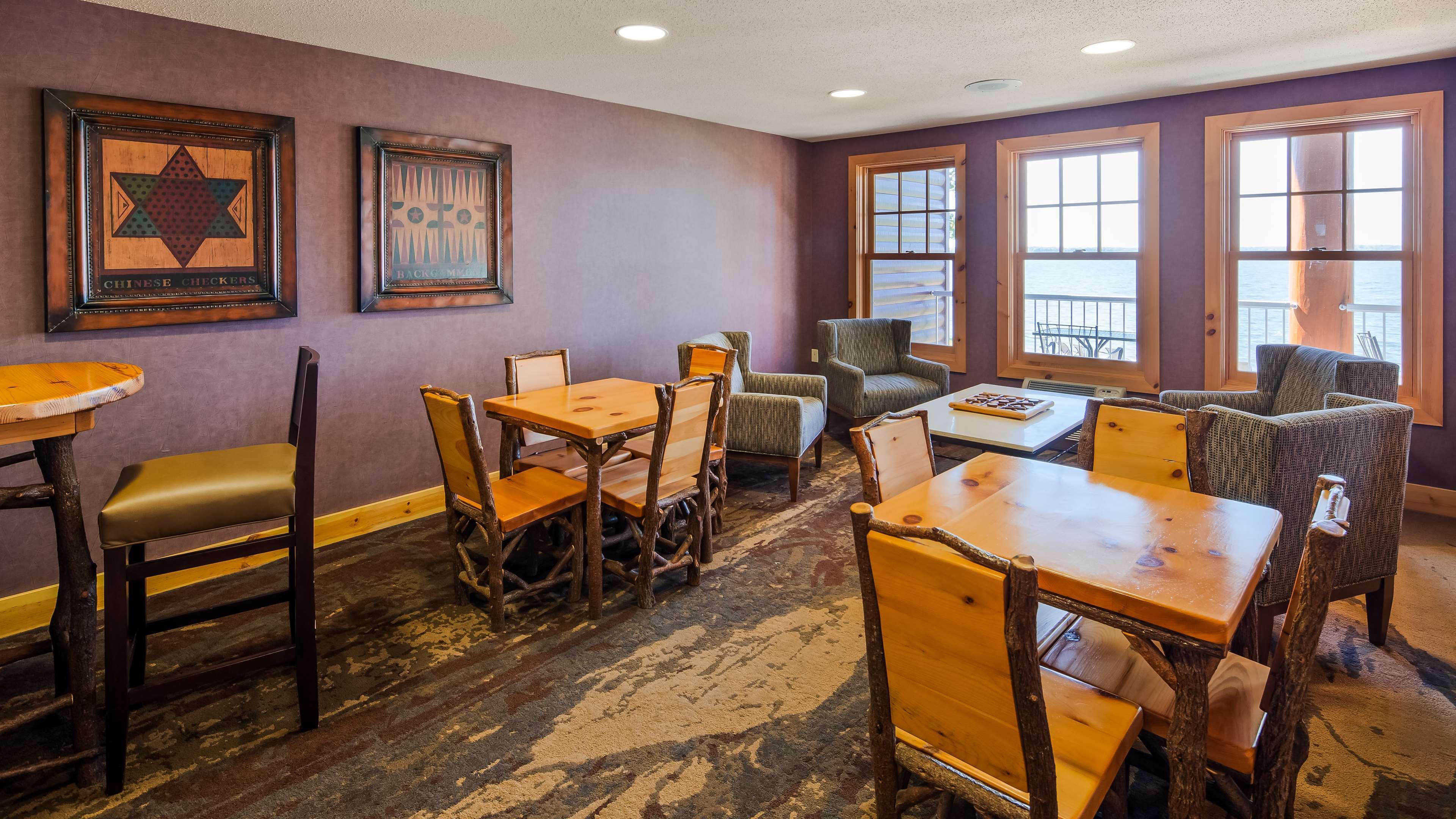 דטרוייט לייקס Best Western Premier The Lodge On Lake Detroit מראה חיצוני תמונה
