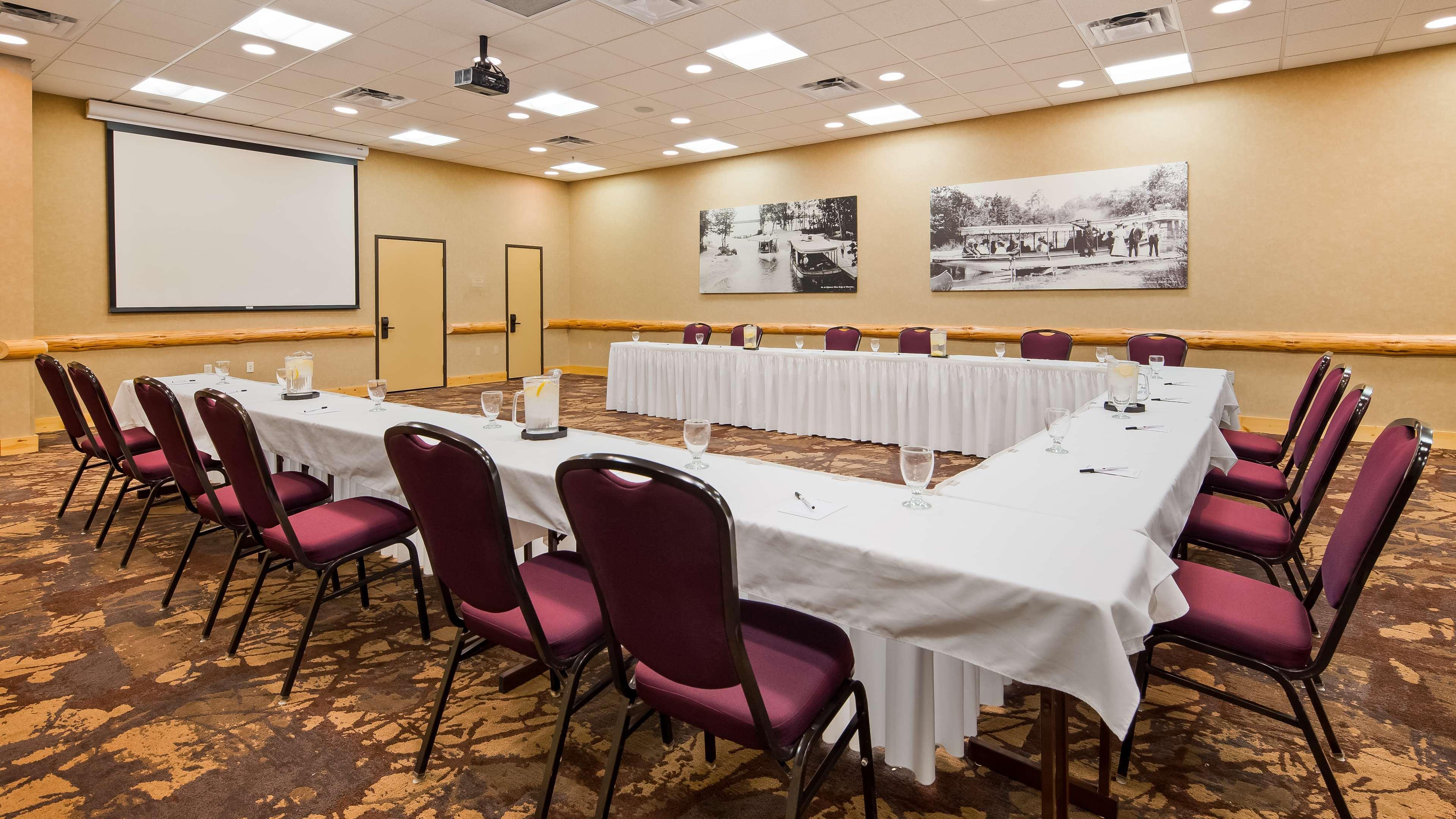 דטרוייט לייקס Best Western Premier The Lodge On Lake Detroit מראה חיצוני תמונה